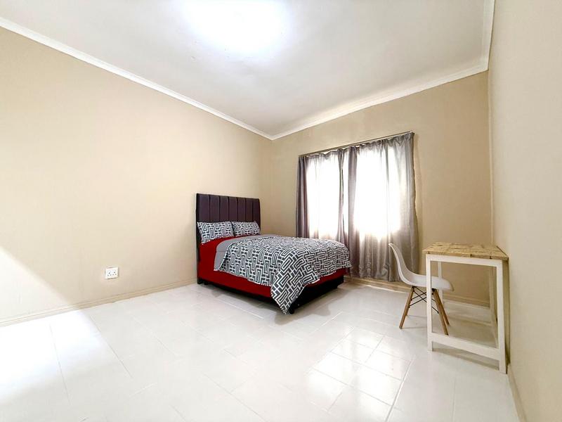 To Let 1 Bedroom Property for Rent in Woodstock Western Cape